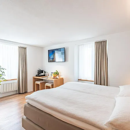 Artist 3* Μπίελ/Μπιένε