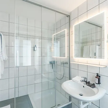 Artist 3* Μπίελ/Μπιένε