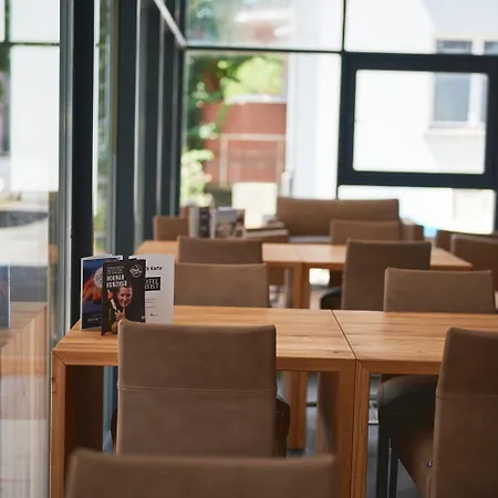 Artist 3* Μπίελ/Μπιένε