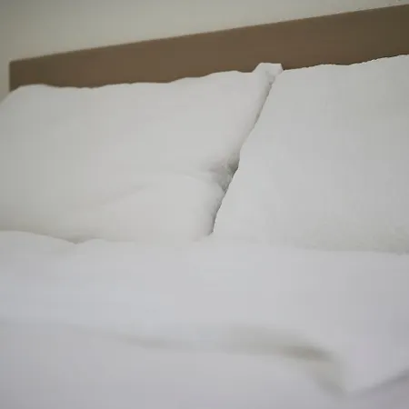 Artist 3* Μπίελ/Μπιένε