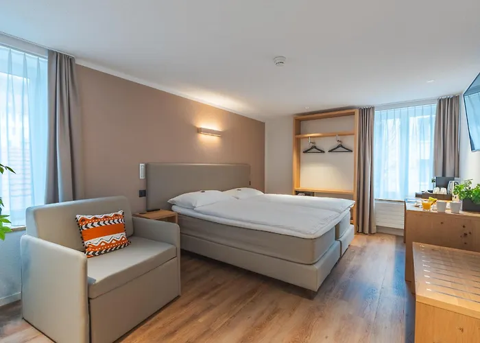 Artist 3* Μπίελ/Μπιένε